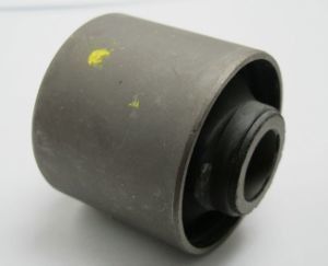 Land Cruiser J6 NR การแขวนขวาง ล่างกระจก 48702-60040 เพื่อการจัดการที่ดีขึ้น