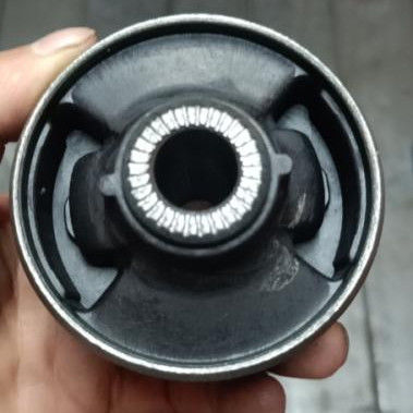 4013A426 การควบคุมแขน Bush สําหรับ Mitsubishi ASX ปรับปรุงประสบการณ์การขับรถของคุณ