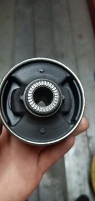 4013A426 การควบคุมแขน Bush สําหรับ Mitsubishi ASX ปรับปรุงประสบการณ์การขับรถของคุณ