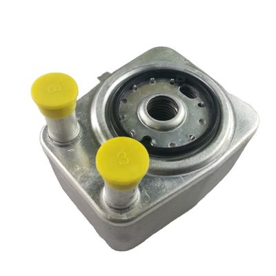 038117021c เครื่องเย็นน้ํามันเครื่อง Audi Volkswagen Jetta 2010 เครื่องแลกเปลี่ยนความร้อน