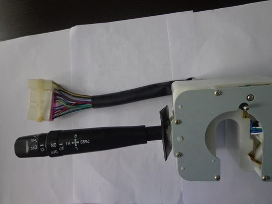 1-82360714-0 เครื่องสลับรวมสําหรับ ISUZU FRR OEM NO 1823607140